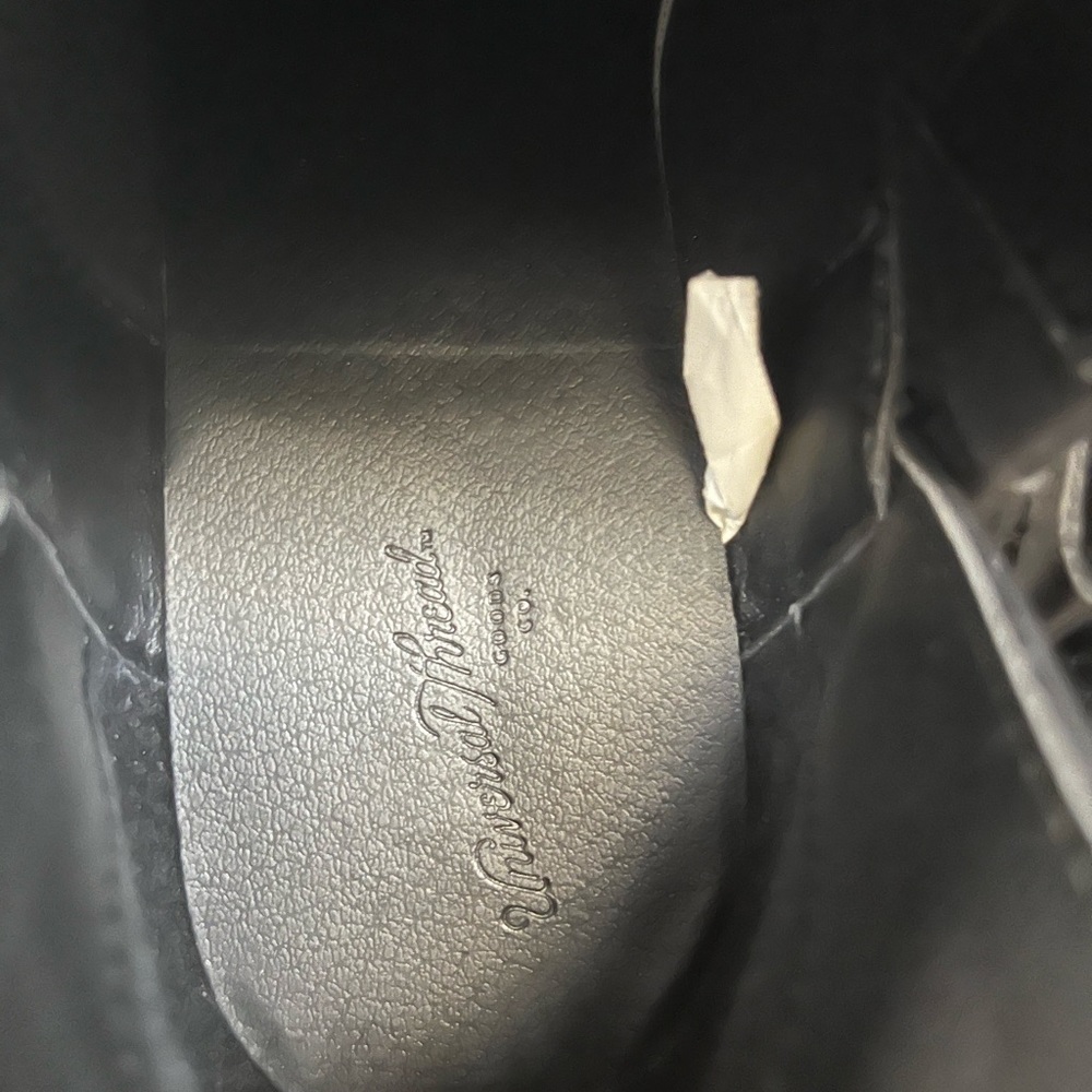 Universal thread black booties
